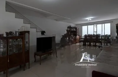 Maravilhoso sobrado a venda com ótima localização no bosque da saúde!