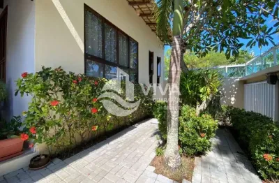 Ampla casa de alto padrão com 4 suítes e 3 vagas de garagem na nova guarapari - guarapari-es