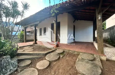Casa a beira mar composta por 3 quartos á venda na praia de setiba, guarapari-es -