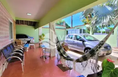 Imperdível casa a 50 mts da praia à venda em guarapari-es, setiba! 3 quartos, 1 suíte, 2 salas, 3 banheiros, 5 vagas, 150m². confira já!