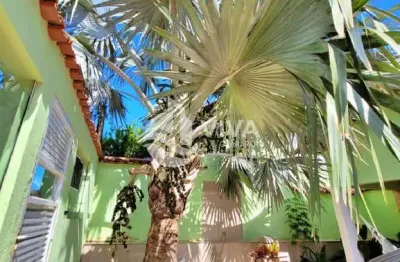 Imperdível casa a 50 mts da praia à venda em guarapari-es, setiba! 3 quartos, 1 suíte, 2 salas, 3 banheiros, 5 vagas, 150m². confira já!
