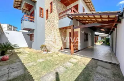 Aluguel de casa de luxo na praia do morro, guarapari-es  5 quartos, 2 suítes, 3 salas, 4 banheiros, 6 vagas de garagem  250m²
