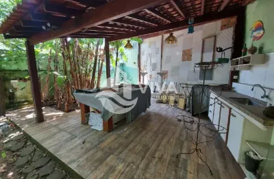 Imperdível oportunidade: casa de luxo à venda no centro de guarapari-es, com 8 quartos, 3 suítes e 10 vagas de garagem!