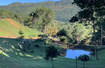 Chácara / sítio com 2 quartos à venda na Rua Dezoito Vale Das Videiras, 10, Vale das Videiras, Petrópolis