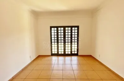 Sobrado de esquina com 231m² de área construida à venda, próximo à avenida professor joão fiúsa - ribeirão preto/sp.