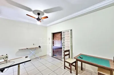 Casa térrea à venda no bairro engenheiro carlos de lacerda chaves, próximo ao supermercad jds - ribeirão preto/sp.
