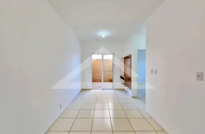 Apartamento térreo à venda no Condomínio Clube Parque das Árvores, próximo a Avenida Maurilio Biagi - Ribeirão Preto/SP.