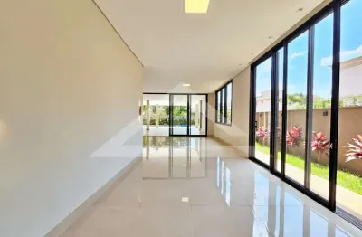 Sobrado à venda no Condomínio Buganvile, próximo a Avenida Professor João Fiúsa - Ribeirão Preto/SP.