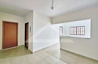 Casa térrea para locação no bairro parque ribeirão preto, próximo ao supermercados mialich - ribeirão preto/sp.