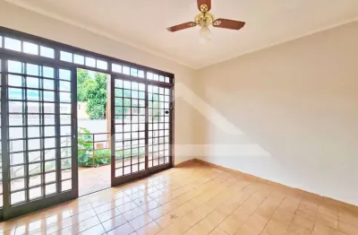 Casa térrea para locação no bairro jardim paulistano, próximo a avenida treze de maio - ribeirão preto/sp.