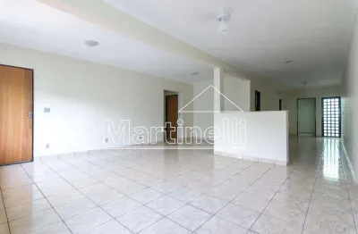 Casa térrea à venda no Bairro Quintino Facci, próximo à Praça São Mateus - Ribeirão Preto/SP.