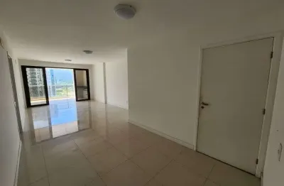 Excelente apartamento na barra da tijuca com 160 m² de 4 quartos sendo 2 suítes
