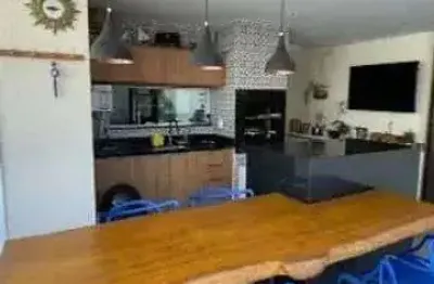 Excelente cobertura linear com 157 m² de 3 quartos sendo 1 suíte