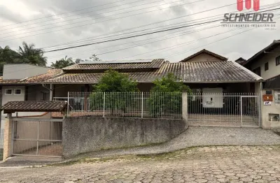 Casa com 3 dormitórios à venda no bairro Velha Central em Blumenau/SC