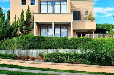 Casa de luxo em condomínio exclusivo em Campinas-SP: 4 quartos, 4 suítes, sala ampla, 6 banheiros, 4 vagas de garagem, 370m²!