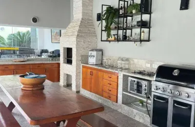 Excelente residência com 4 dormitórios e área gourmet independente!