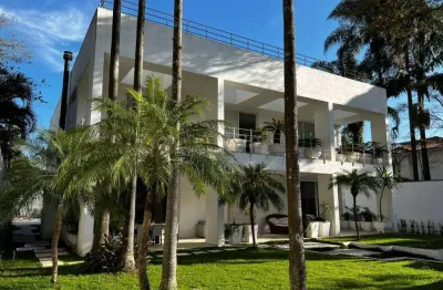 Elegância e privacidade em mansão exclusiva - um refúgio arquitetônico no coração dos jardins