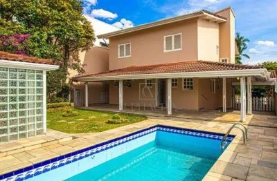 Belíssima casa com 4 dormitórios no condomínio - espaço, lazer e conforto esperam por você!