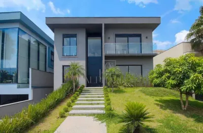 Com 5 suítes nova em uma localização privilegiada em alphaville