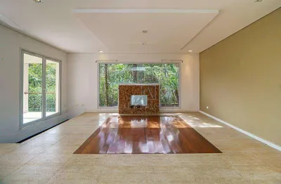 Casa em condomínio fechado com 4 quartos para alugar na Alameda Julieta, 95, Tamboré, Santana de Parnaíba