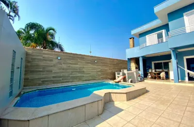 Casa com 4 quartos à venda na Rua das Begônias, Balneário Flórida, Praia Grande