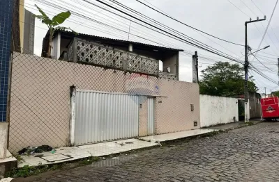 Casa duplex 8/4 com kitnet a 500m da praia de ponta negra