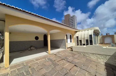 Casa com 4 quartos à venda na Rua Aníbal Correia, 1, Candelária, Natal
