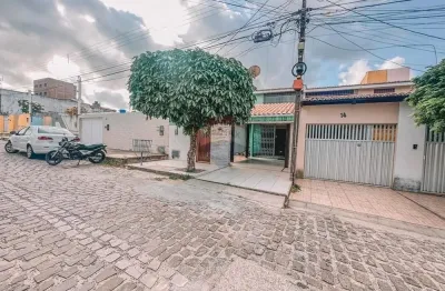 Casa com 3 quartos à venda na Rua Poeta José Revoredo Neto, 225, Nova Parnamirim, Parnamirim