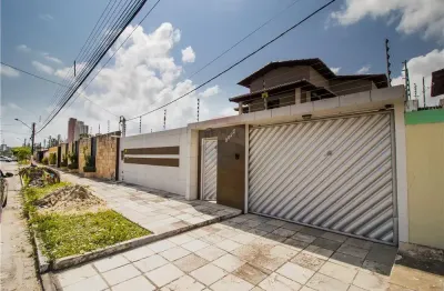 Casa com 6 quartos à venda na Rua Énico Monteiro, 2023, Capim Macio, Natal