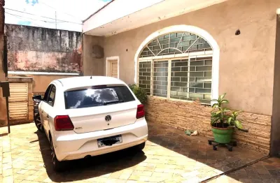 Casa a venda no bairro sumarezinho, na cidade de ribeirão preto.