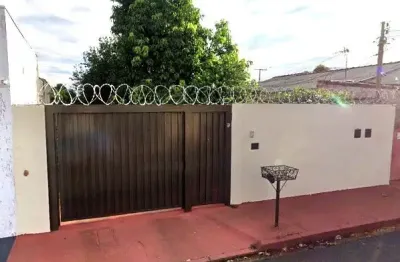 Casa  a venda no bairro monte alegre, na cidade de ribeirão preto.