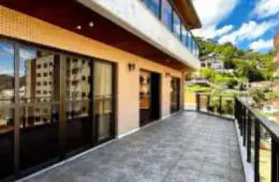 Cobertura Duplex em Agriões: 4 Quartos e Lazer em Teresópolis