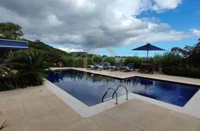 Casa alto padrão com 5 suites, piscina, sauna, churrasqueira, academia e jacuzzi