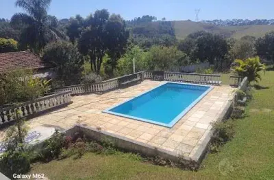 Belíssima chácara à venda em jarinu sp - a/t 6.650,00 m² - a/c 471,00 m², casa sede c/ 04 dormitórios, casa de caseiro, piscina, campo de futebol, área gourmet, excelente localização. estuda permuta p