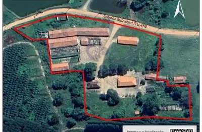 Vendo lindo sítio em itú - área :16.600 m², com diversas construções, 1.500 m² em barracões,  casa sede, casa de caseiro. ideal p/ empreendimentos.
