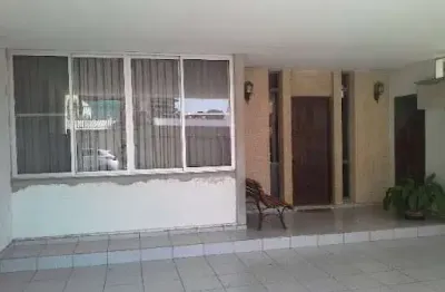 CASA À VENDA NO PARQUE DO COLÉGIO EM JUNDIAÍ - A/C 200 m², 03 dormitórios (01 suíte)