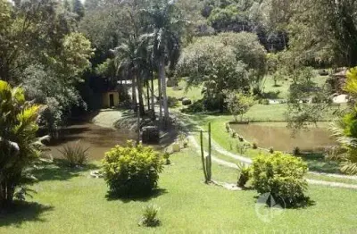 BELÍSSIMA CHÁCARA À VENDA NA SANTA CLARA, EM JUNDIAÍ - A/C 1000 m², alto padrão ao pé da Serra do Japi, com área de 21 mil m².