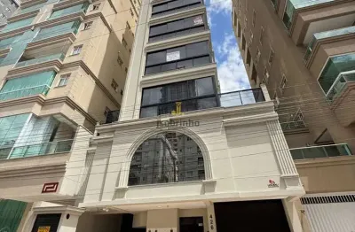 Apartamento com 3 quartos para alugar na Rua 302, 426, Meia Praia, Itapema