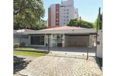 Casa à venda na Rua Fernandes de Barros, 2142, Hugo Lange, Curitiba