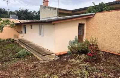 Casa de esquina com terreno urbano e vista para o parque!
