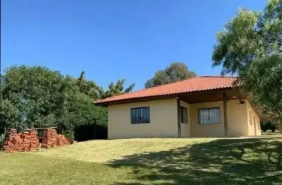 Refúgio tranquilo a 10 min do centro de campo largo com 4.980 m²!