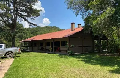 Chácara / sítio com 3 quartos à venda na De Três Córregos, 1, Três Córregos, Campo Largo