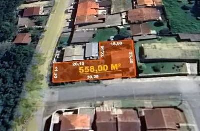 Casa com amplo terreno de esquina e potencial comercial campo largo!