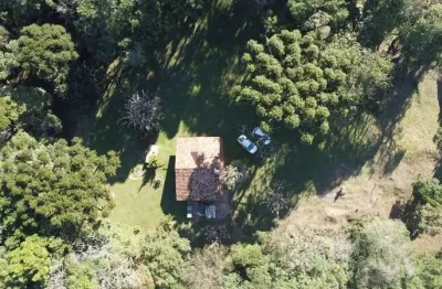 Seu refúgio de paz a 20 minutos de campo largo. a natureza te espera!