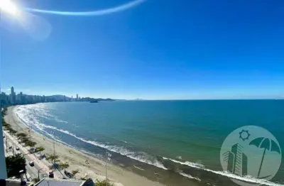 Espetacular apartamento frente mar com 3 quartos e 2 vagas