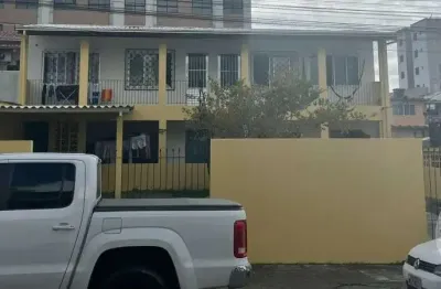 Residencial com 3 apartamentos à venda! ótimo investimento
