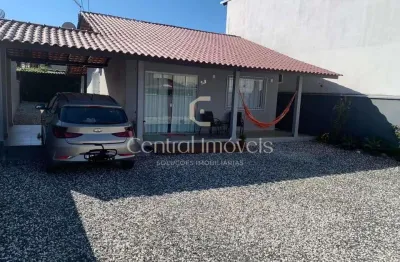 Casa perto do parque beto carrero e do mar | mobiliada e pronta para morar!
