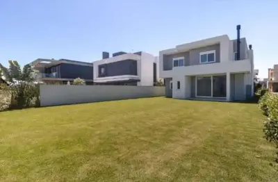 Casa com 4 quartos à venda na Avenida Castelo Branco, 1861-1899, Centro, Torres