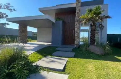 Casa com 3 quartos à venda na Avenida Castelo Branco, 1861-1899, Centro, Torres