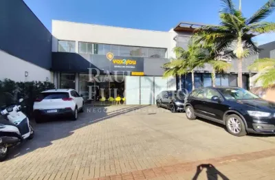 Sala comercial em sobre loja na gleba palhano para locacao